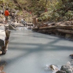 Ohyunuma river natural hot spa(大湯沼川天然足湯)